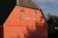 Nærbillede af den charmerende Enghøjgård